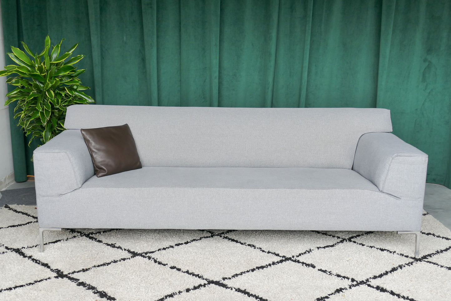 Design on Stock Bloq 3-Zits Bank