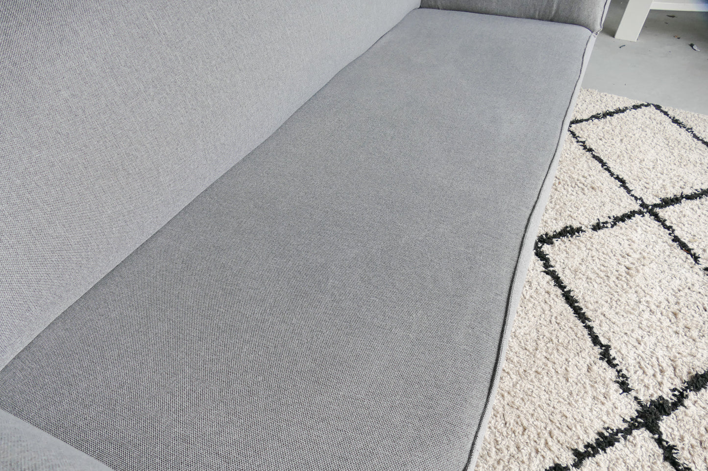 Design on Stock Bloq 3-Zits Bank
