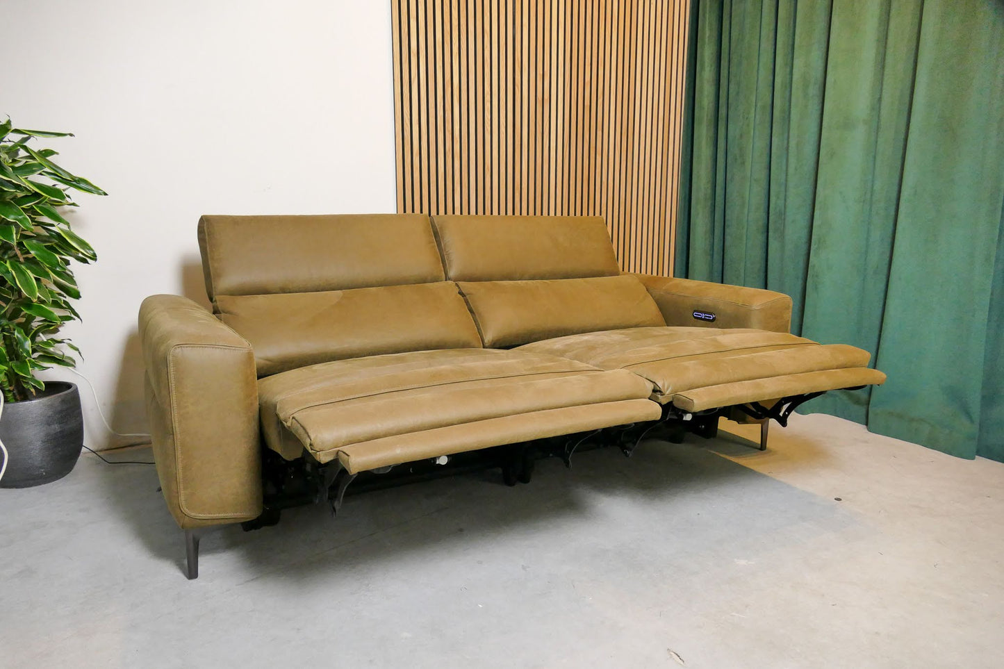 Eijerkamp Movani 3 zits bank elektrisch