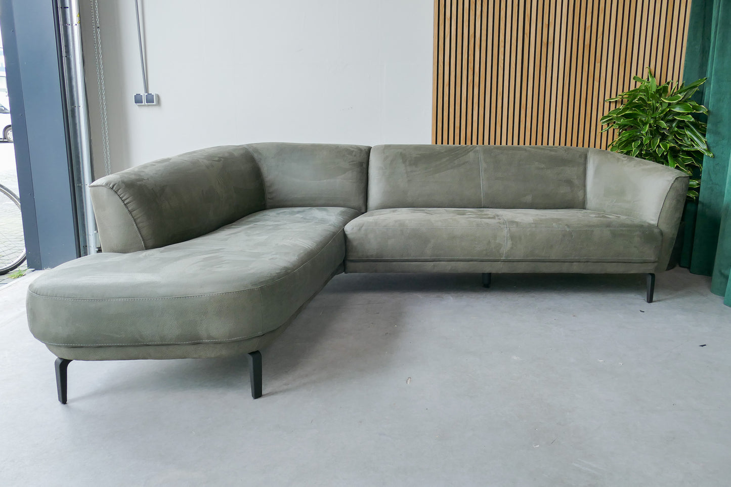 Refurbished Hoekbank XOOON Organisch Mosgroen