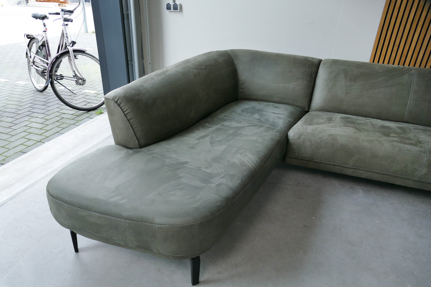 Refurbished Hoekbank XOOON Organisch Mosgroen