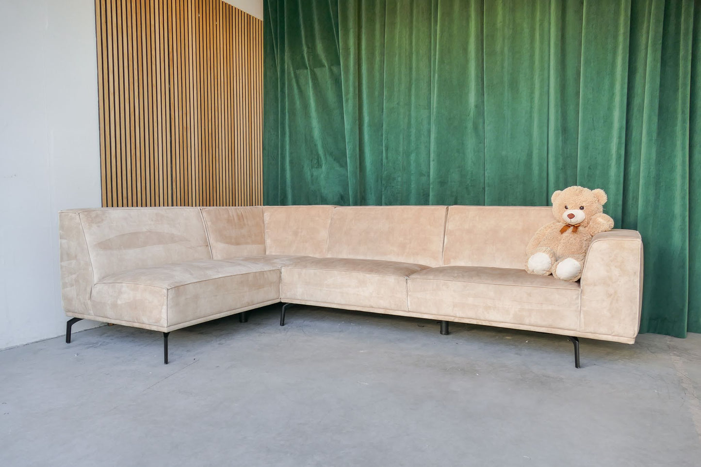 Refurbished Zachtbeige hoekbank Modern