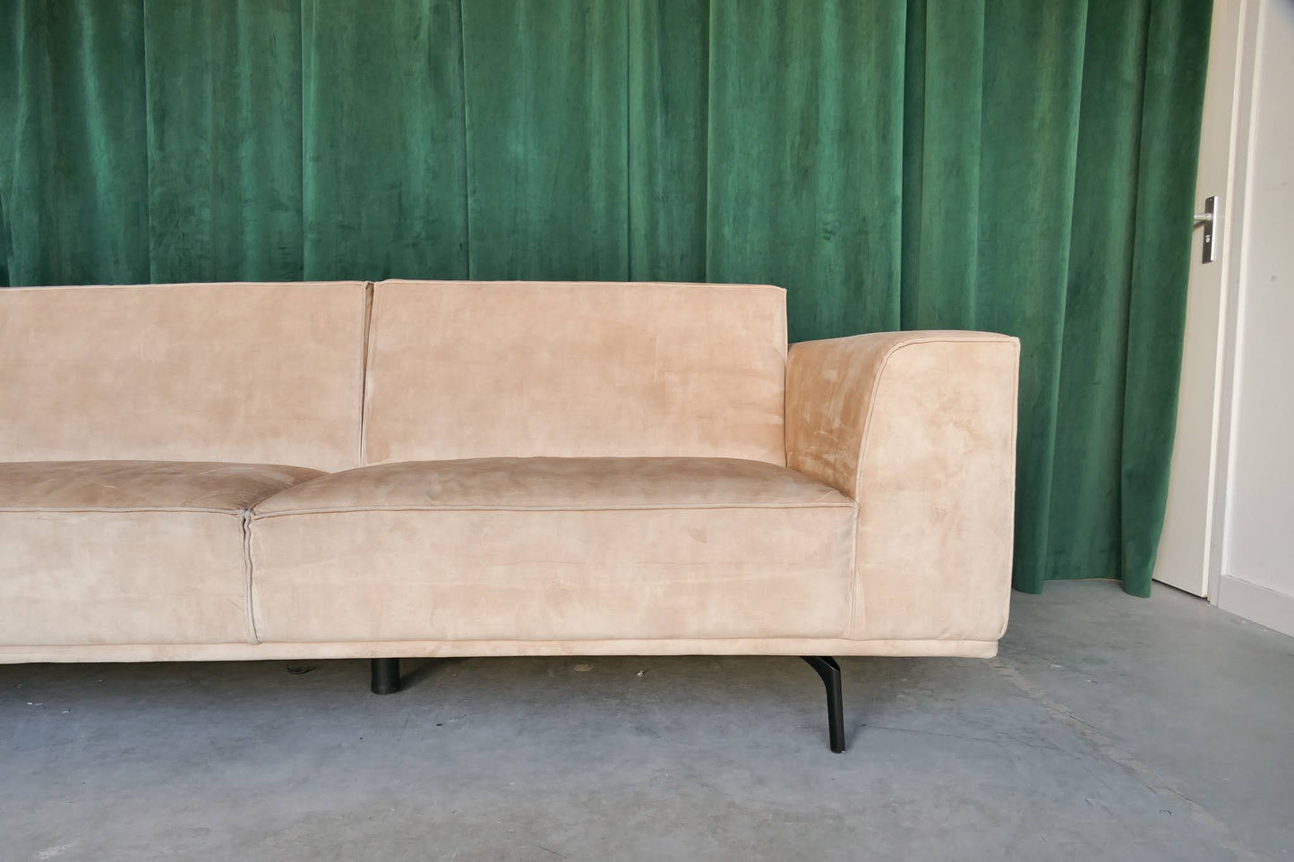 Refurbished Zachtbeige hoekbank Modern