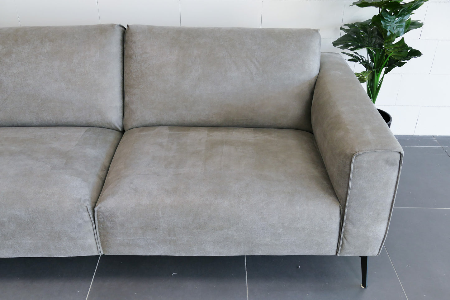 Refurbised Hoekbank Inhouse Cantari