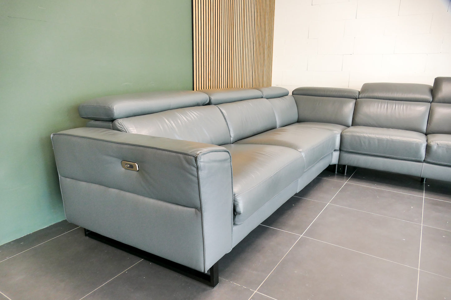 Refurbished Hoekbank Fanti Elektrisch Verstelbaar Leer
