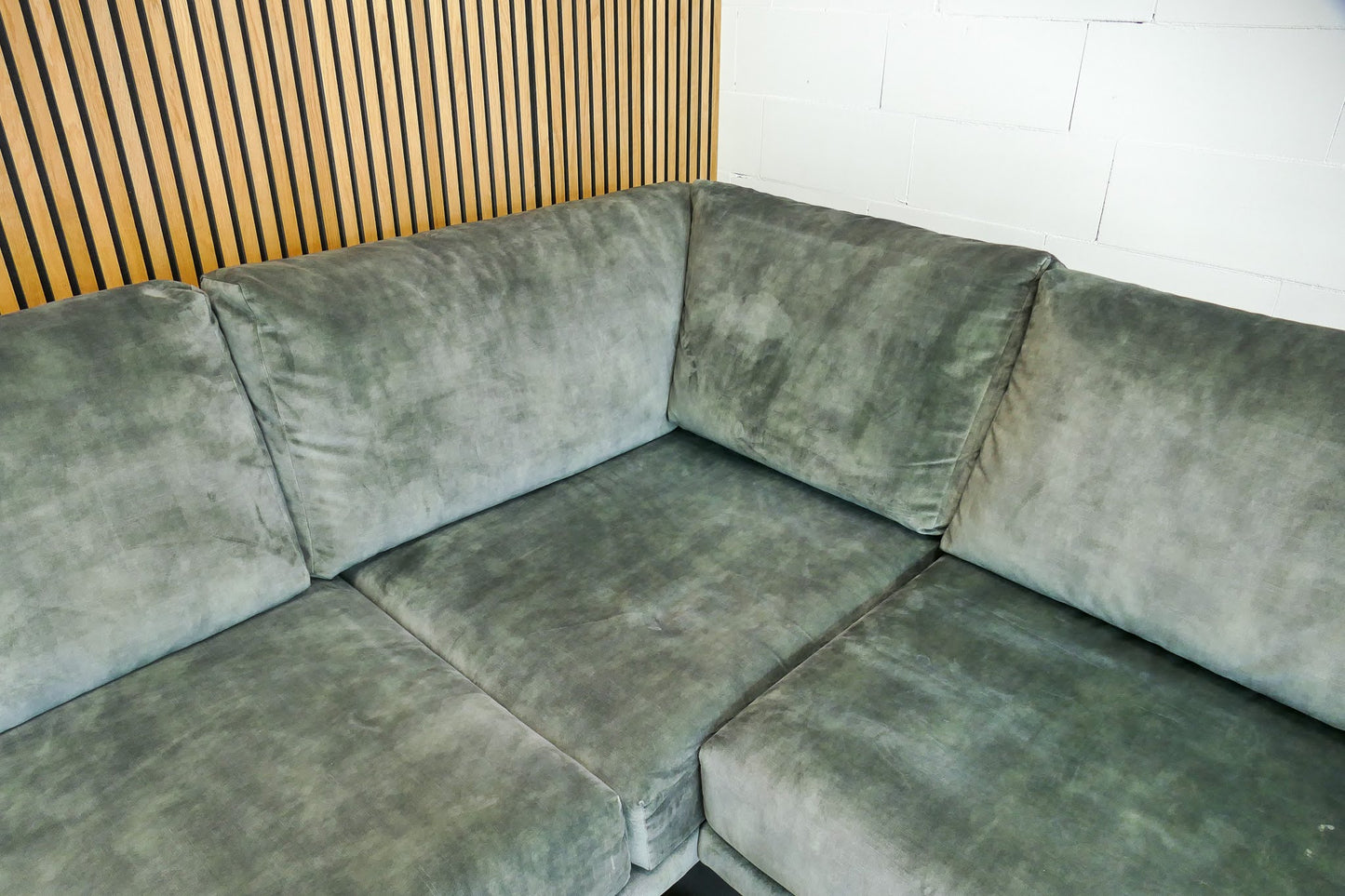 Refurbished Hoekbank Velvet Groen Carré Wonen