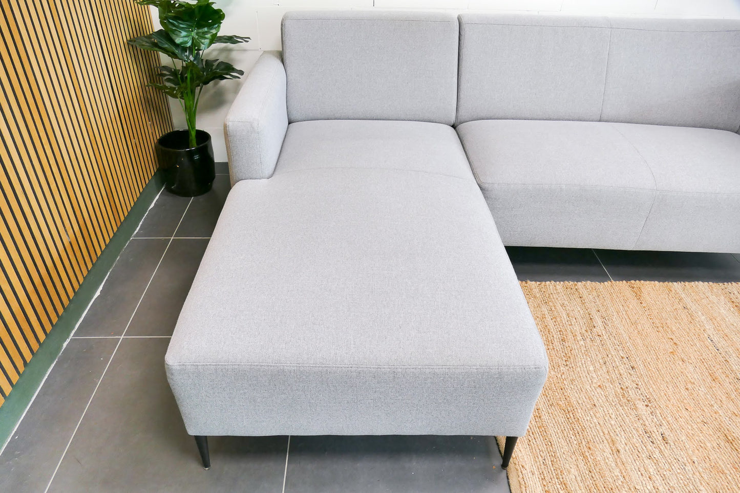 Refurbished Goossens Dallas lichtgrijs Kleine Chaise longue