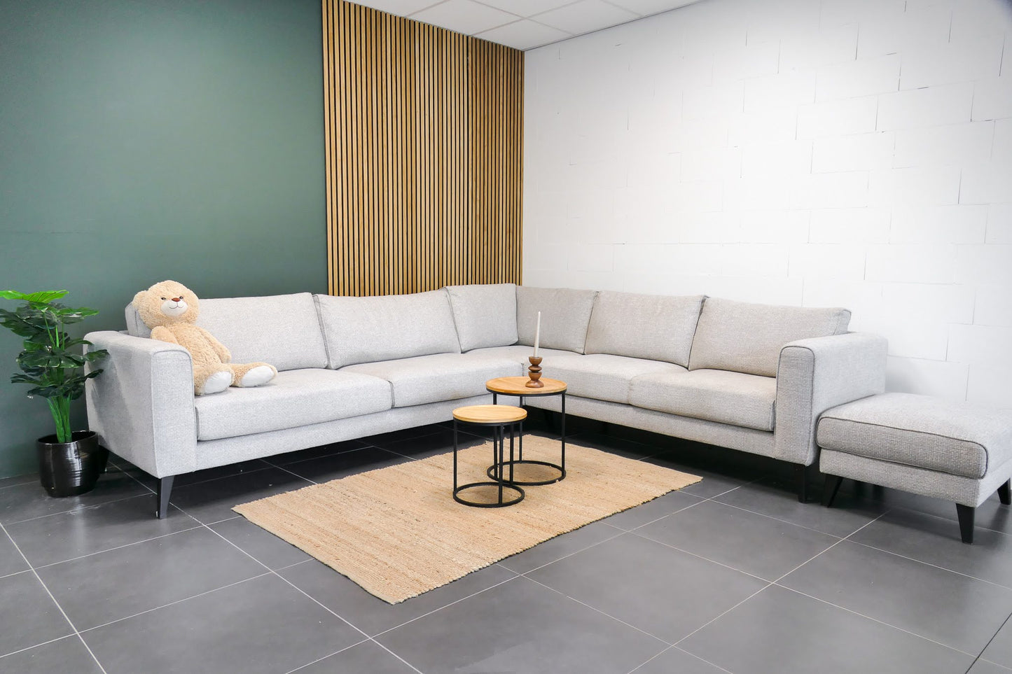 Refurbished Hoekbank Pronto met hocker beige
