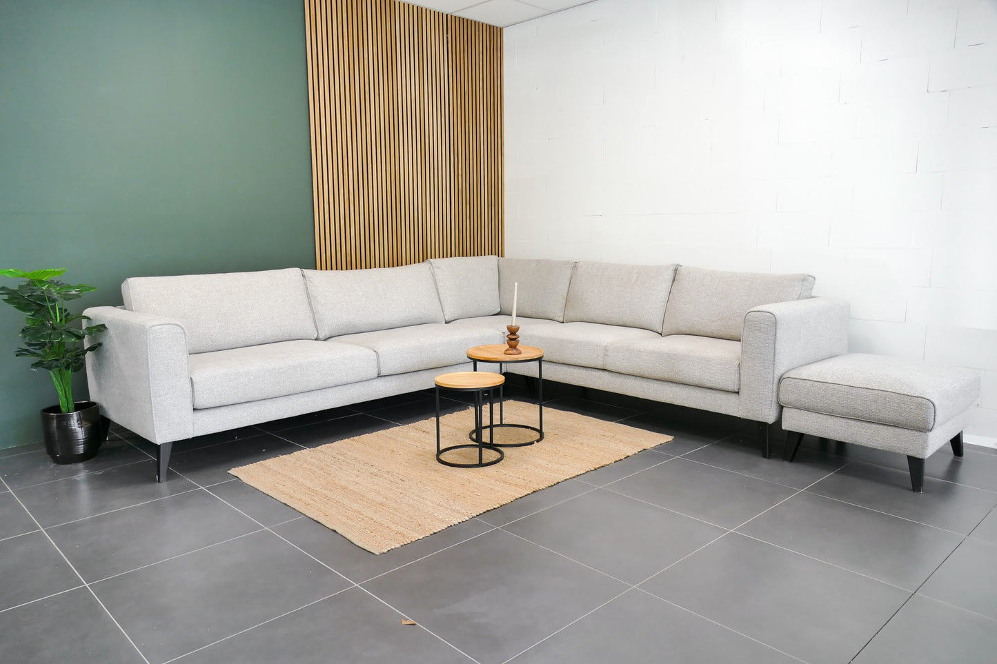 Refurbished Hoekbank Pronto met hocker beige
