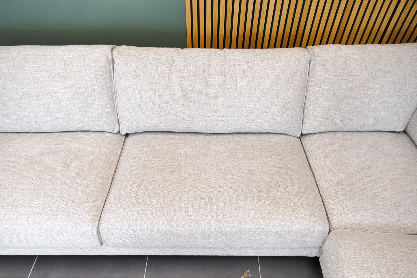 Refurbished Hoekbank Pronto met hocker beige