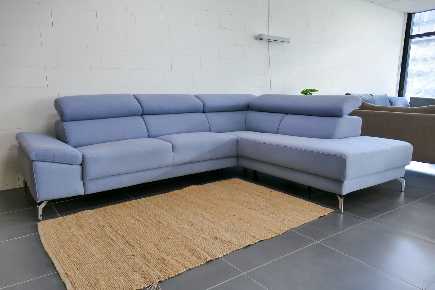 Refurbished Lichtblauwe Hoekbank verstelbare Hoofdsteunen