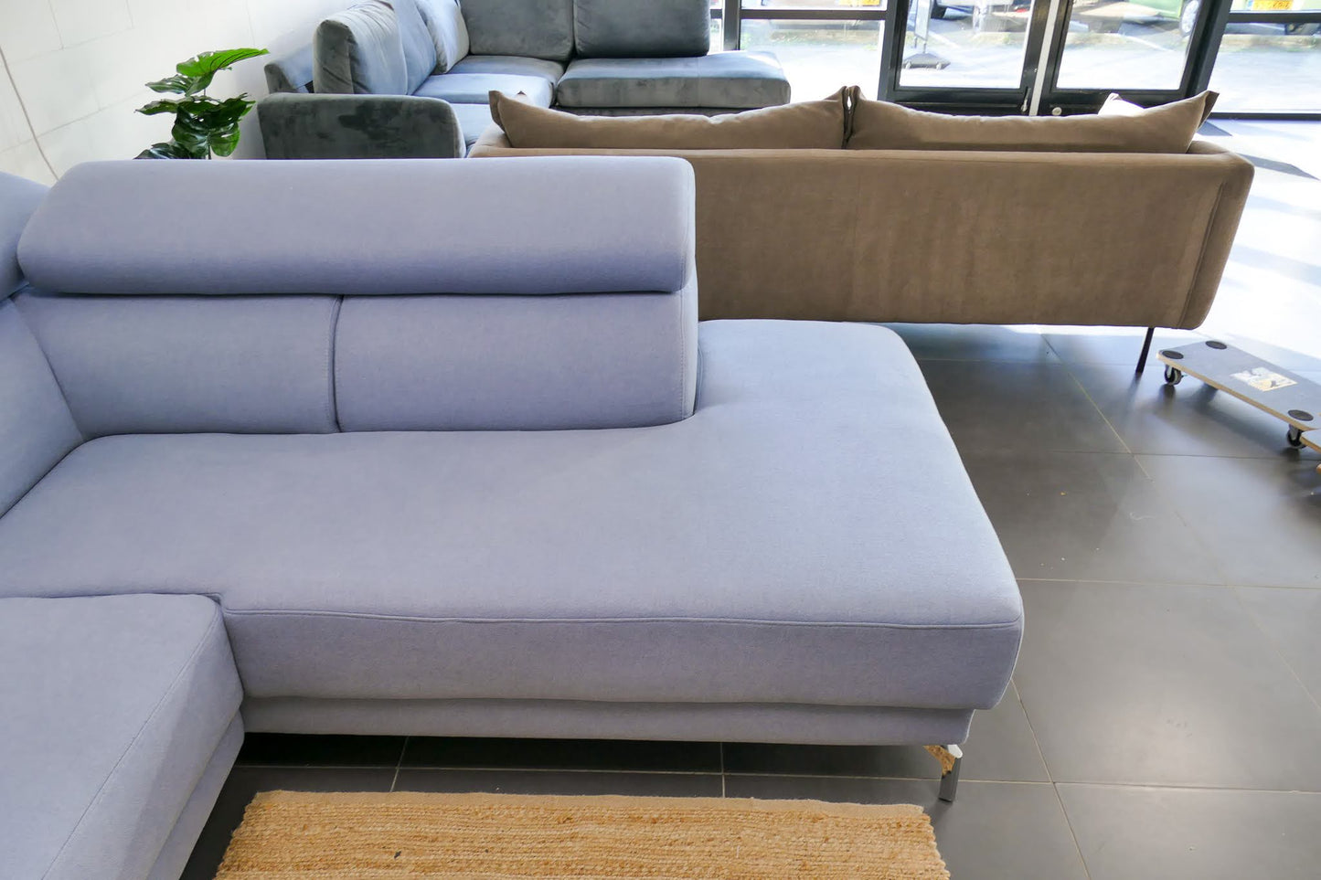 Refurbished Lichtblauwe Hoekbank verstelbare Hoofdsteunen
