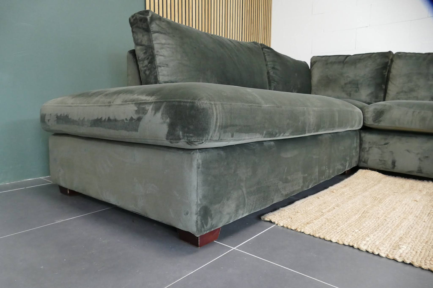 Refurbished Hoekbank Velvet Groen met Losse kussens