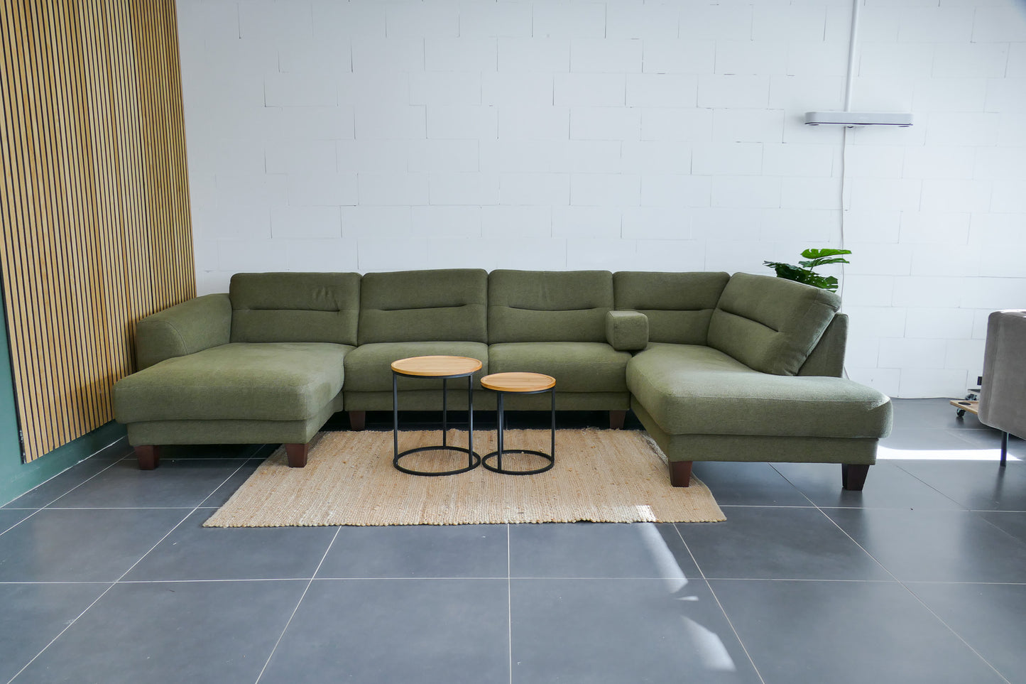 Refurbished Henders & Hazel U bank Groen