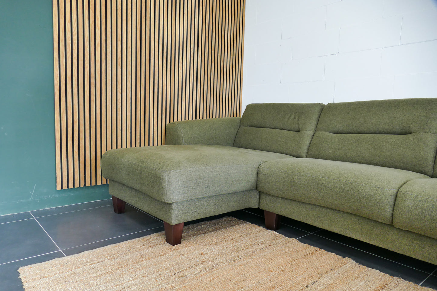 Refurbished Henders & Hazel U bank Groen