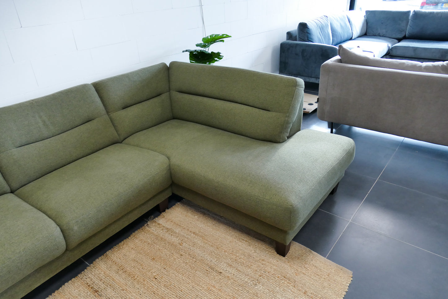 Refurbished Henders & Hazel U bank Groen