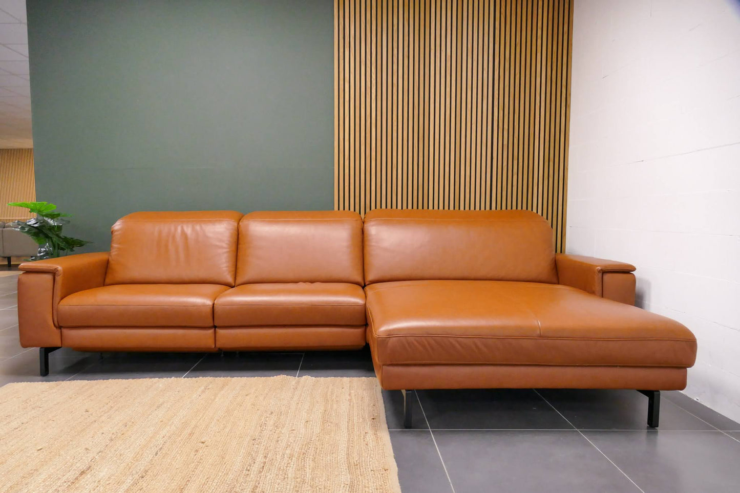 Refurbished Prominent Chaise Longue Cognac Leer Elektrisch verstelbaar