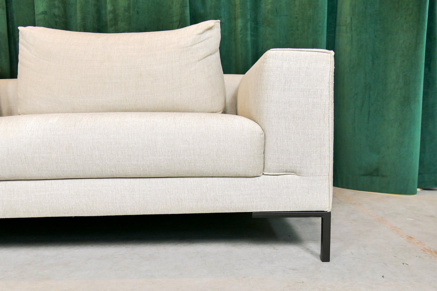 Design on Stock Aikon Lounge Beige