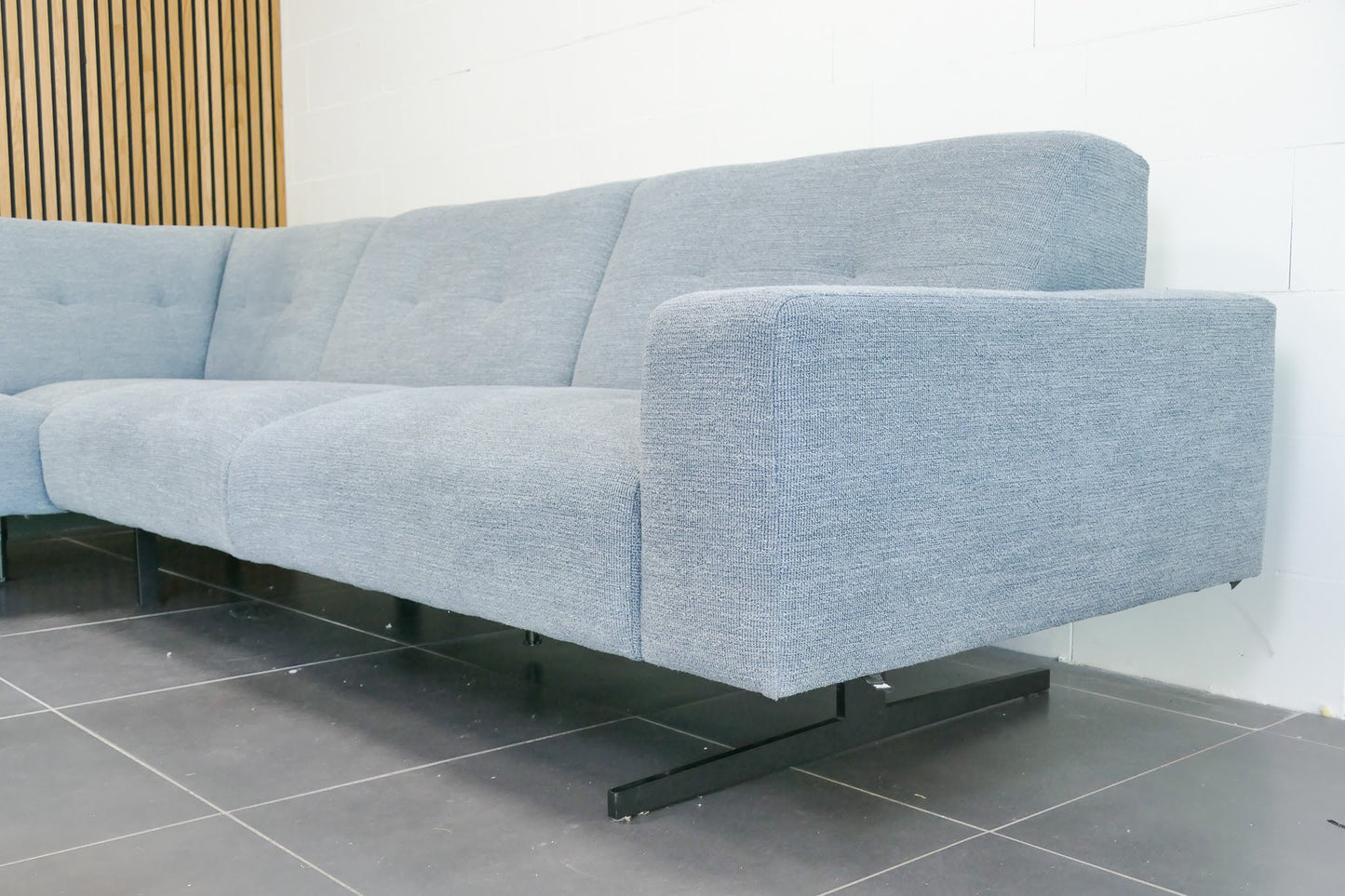 Refurbished Montel Traffic Ijsblauw