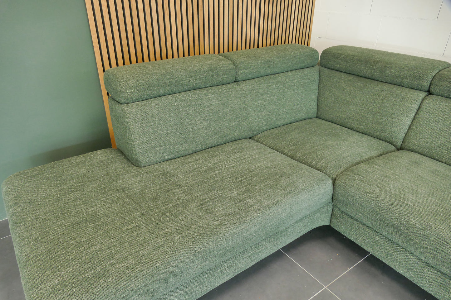 Refurbished Hoekbank Montèl Chicago Leaf Forest Green