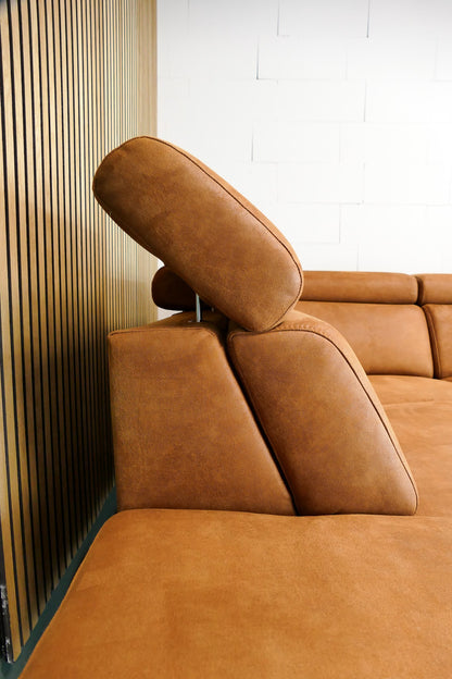Refurbished Inhouse Hoekbank Rigas Cognac