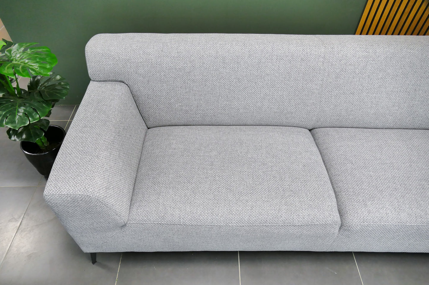 Refurbished Inhouse Hoekbank Lorani