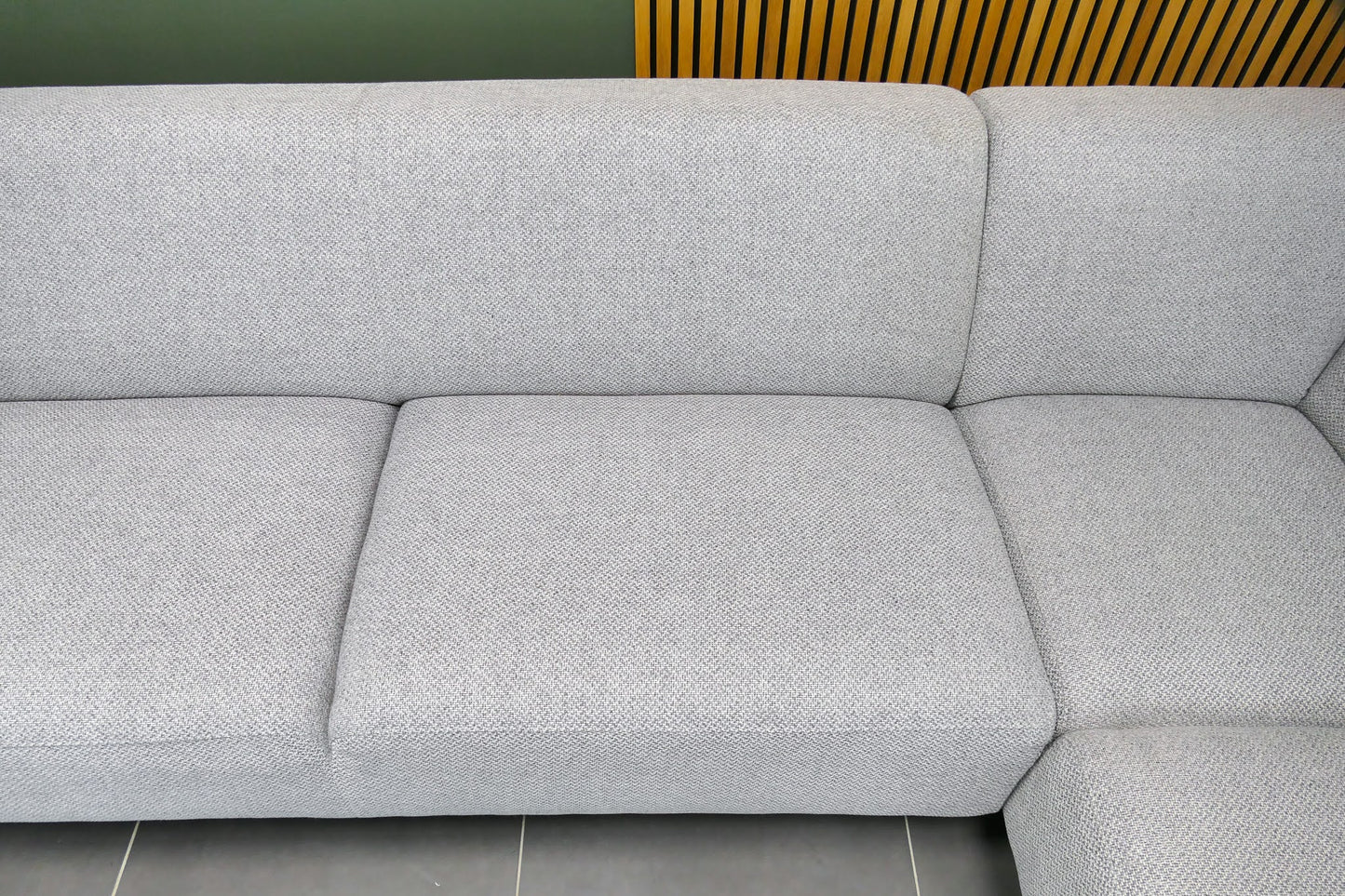 Refurbished Inhouse Hoekbank Lorani