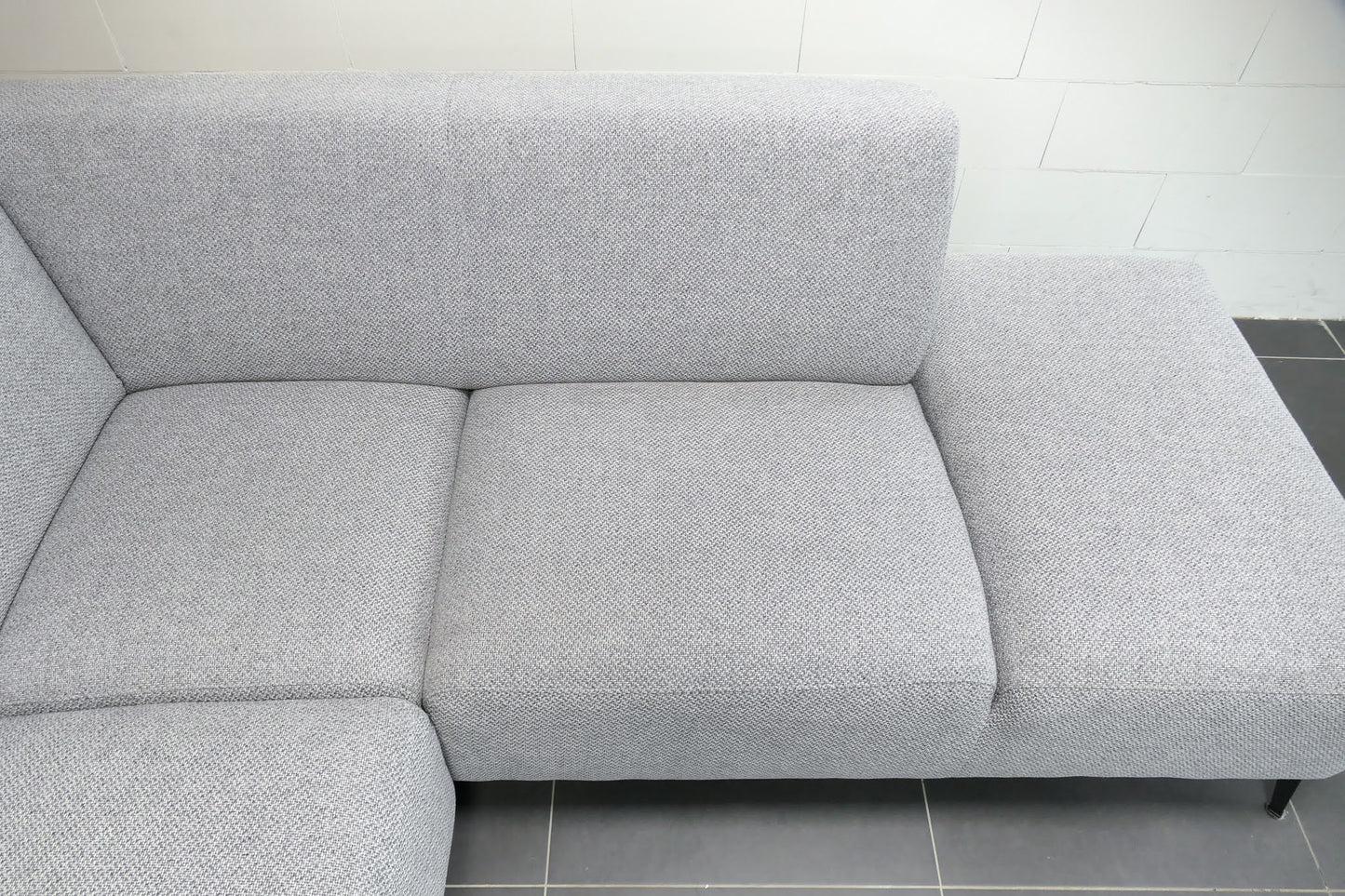 Refurbished Inhouse Hoekbank Lorani