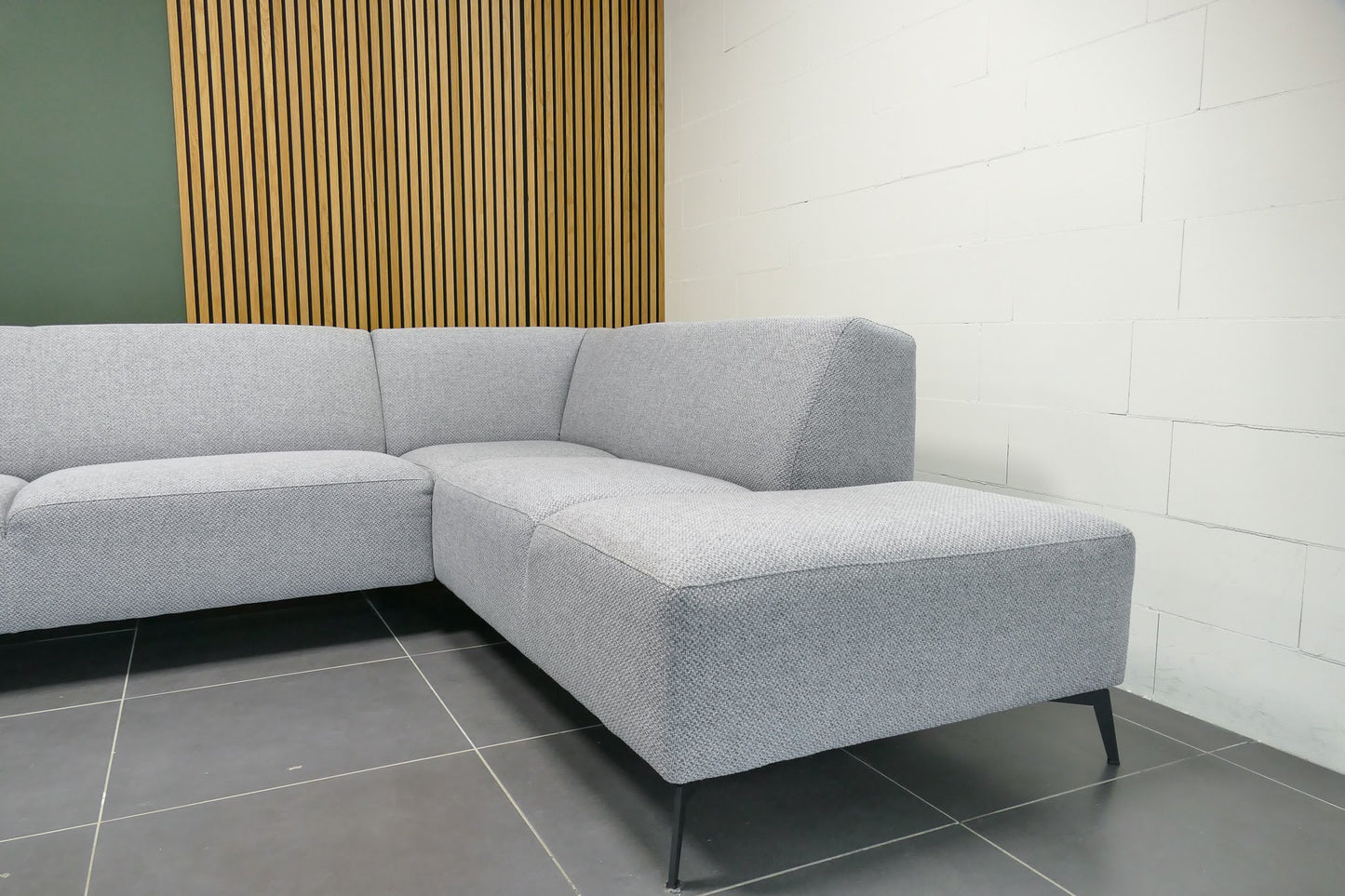 Refurbished Inhouse Hoekbank Lorani