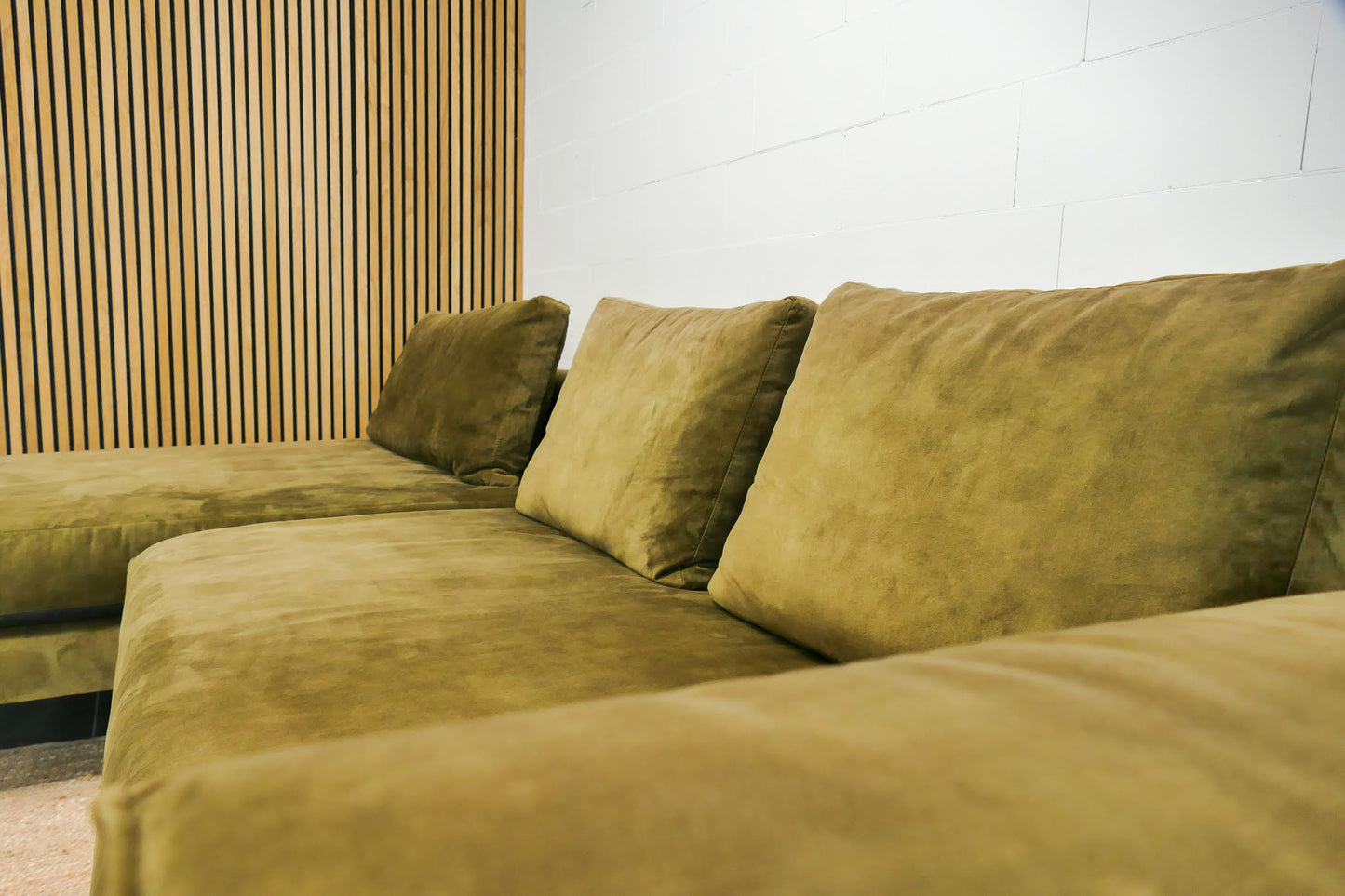 Refurbished DYYK Loungebank Olijfgroen