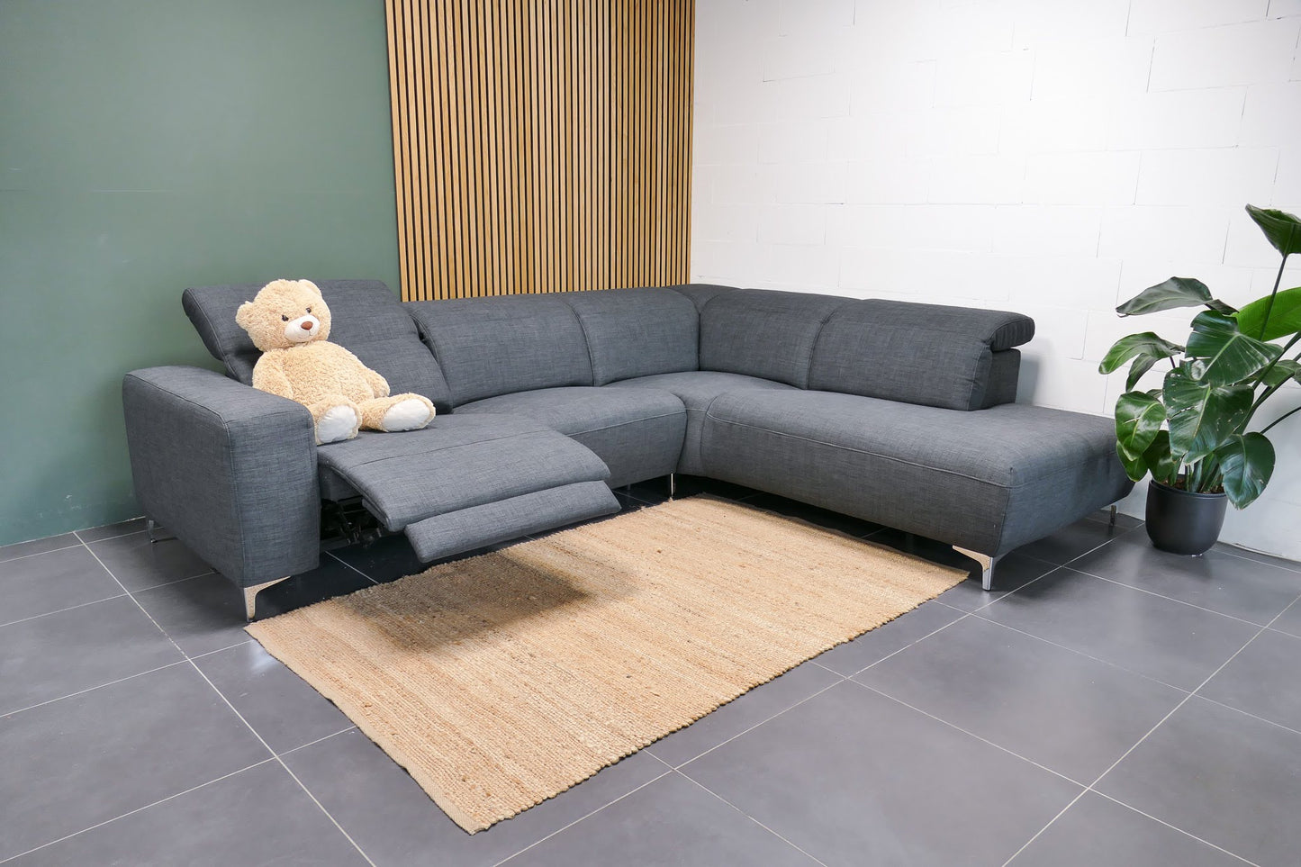 Refurbished Montel Hoekbank Moved Elektrisch verstelbaar