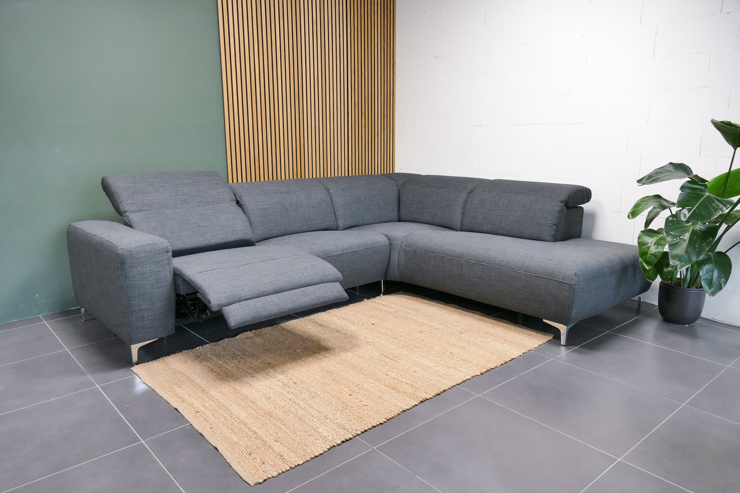 Refurbished Montel Hoekbank Moved Elektrisch verstelbaar