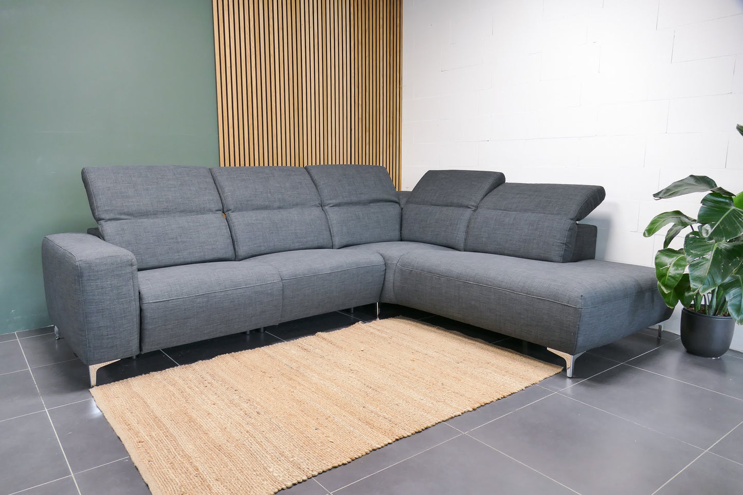 Refurbished Montel Hoekbank Moved Elektrisch verstelbaar