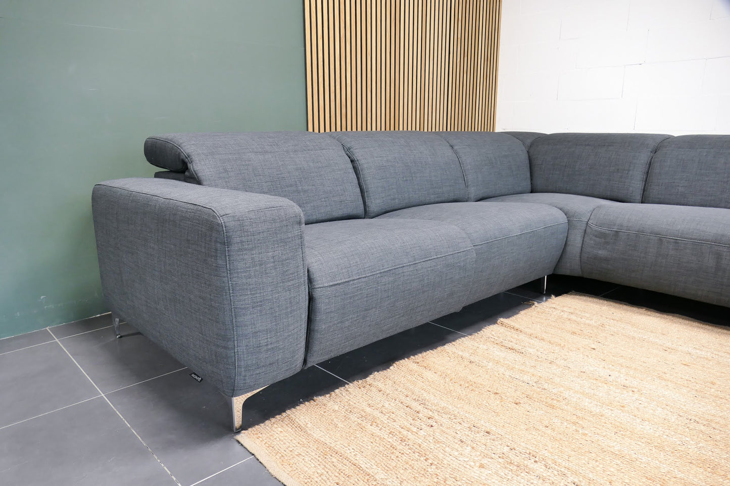 Refurbished Montel Hoekbank Moved Elektrisch verstelbaar