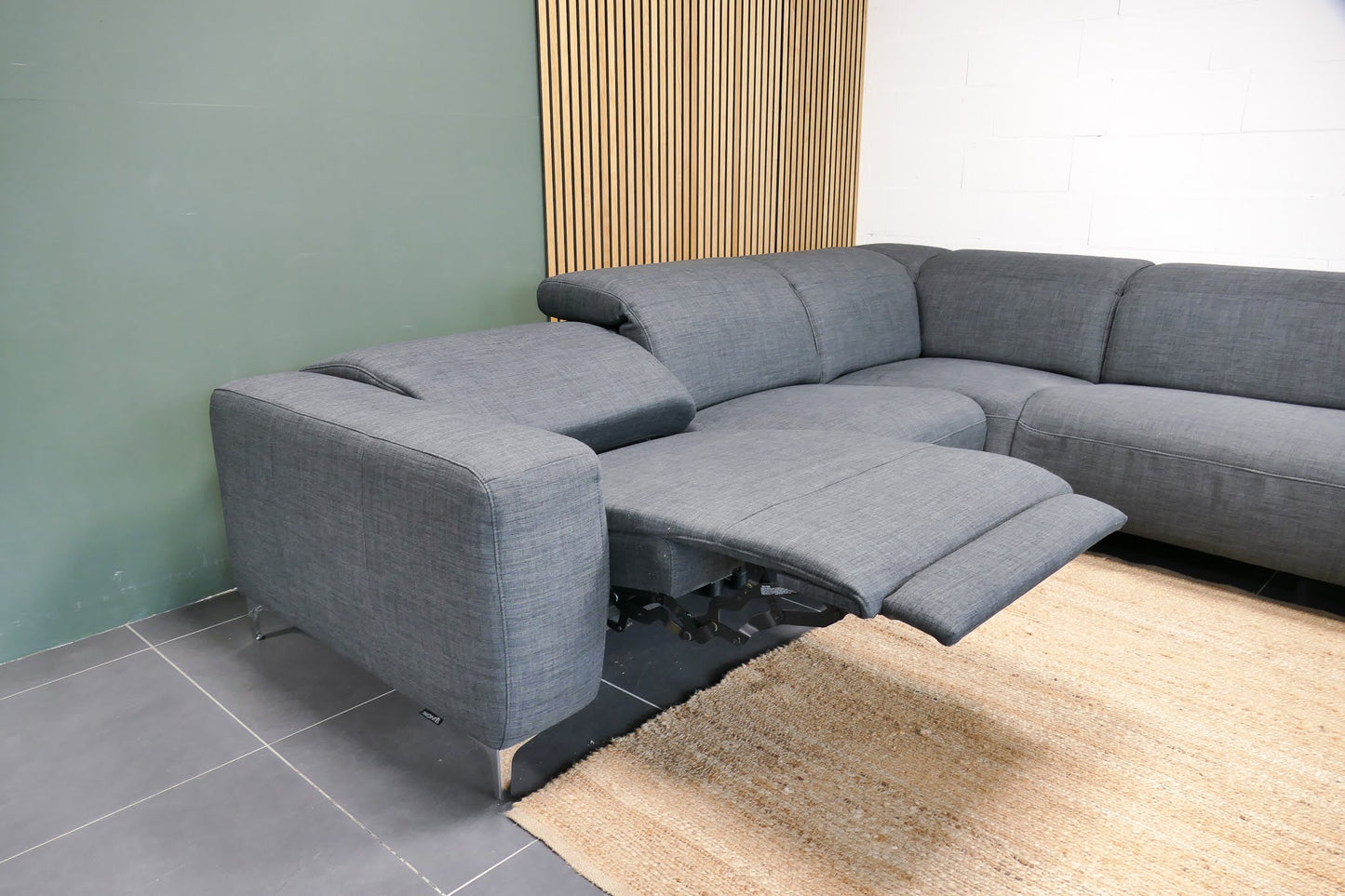 Refurbished Montel Hoekbank Moved Elektrisch verstelbaar