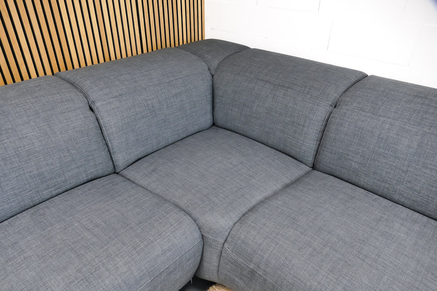 Refurbished Montel Hoekbank Moved Elektrisch verstelbaar