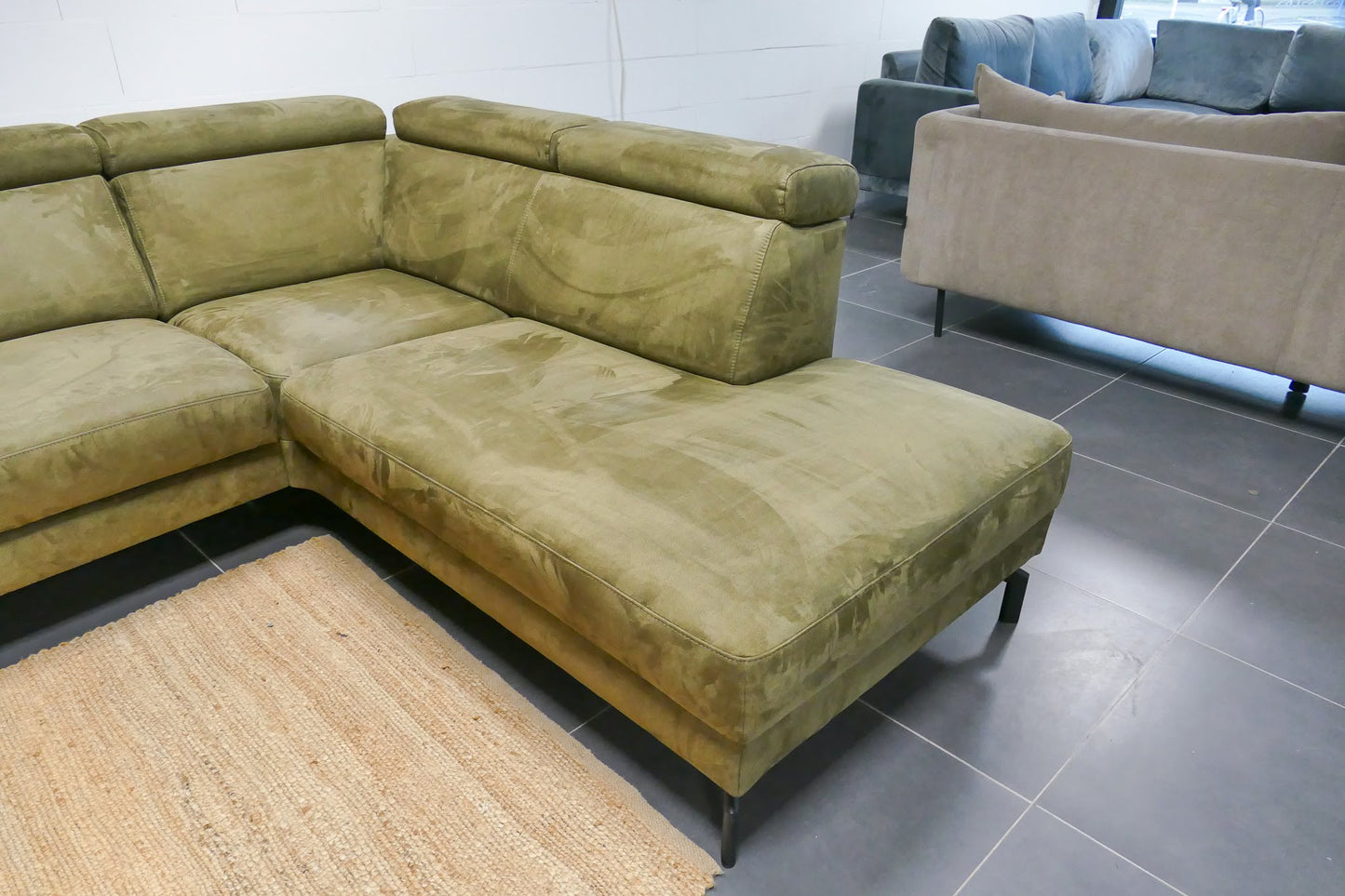 Refurbished Montel Hoekbank Modena Mosgroen