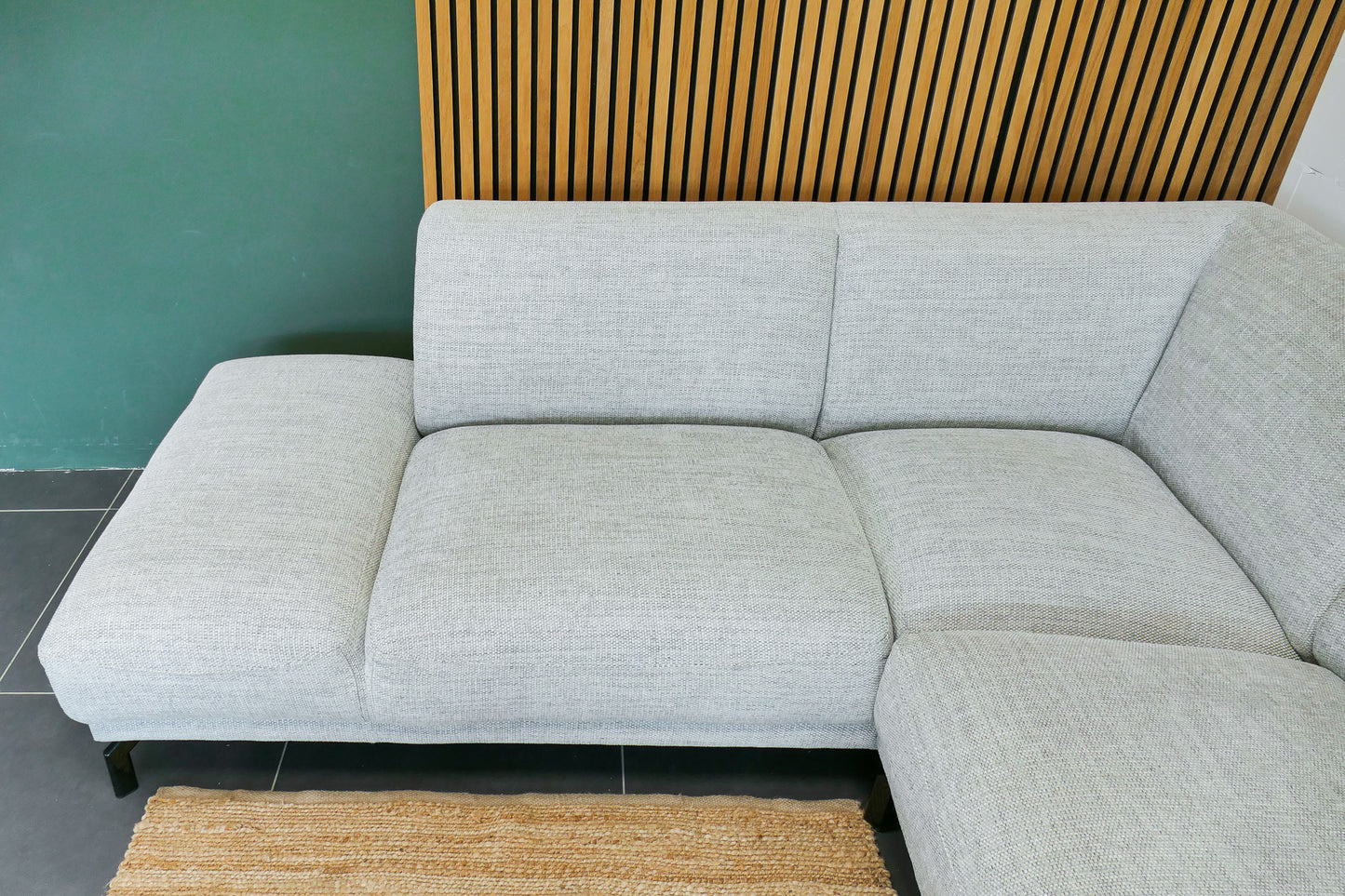 Refurbished Hoekbank Greige Grijs / Beige DFS met Hocker