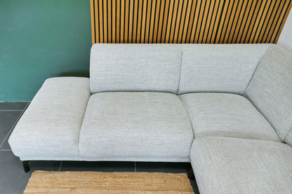 Refurbished Hoekbank Greige Grijs / Beige DFS met Hocker