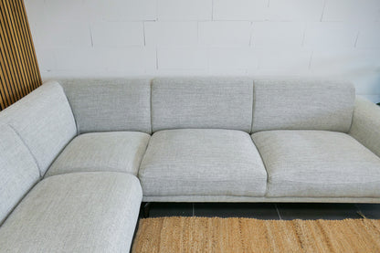 Refurbished Hoekbank Greige Grijs / Beige DFS met Hocker