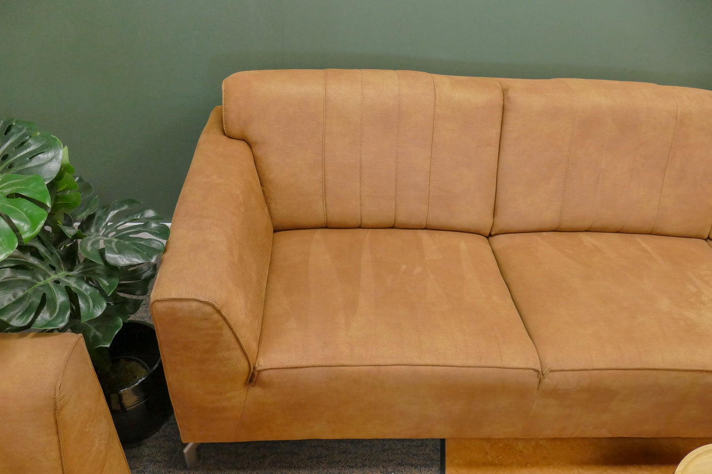 Refurbished Henders & Hazel Novara Set Cognac