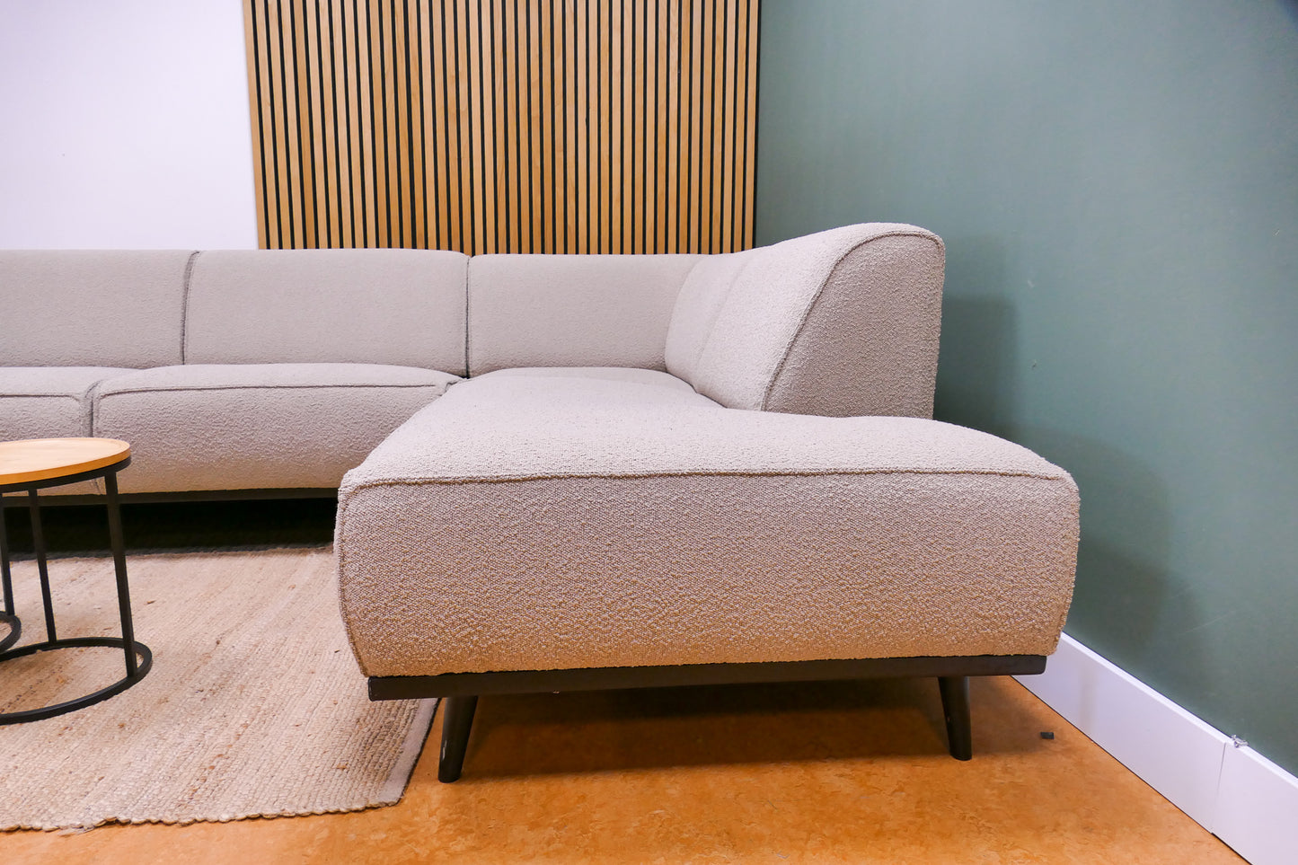 Refurbished hoekbank bouclé beige