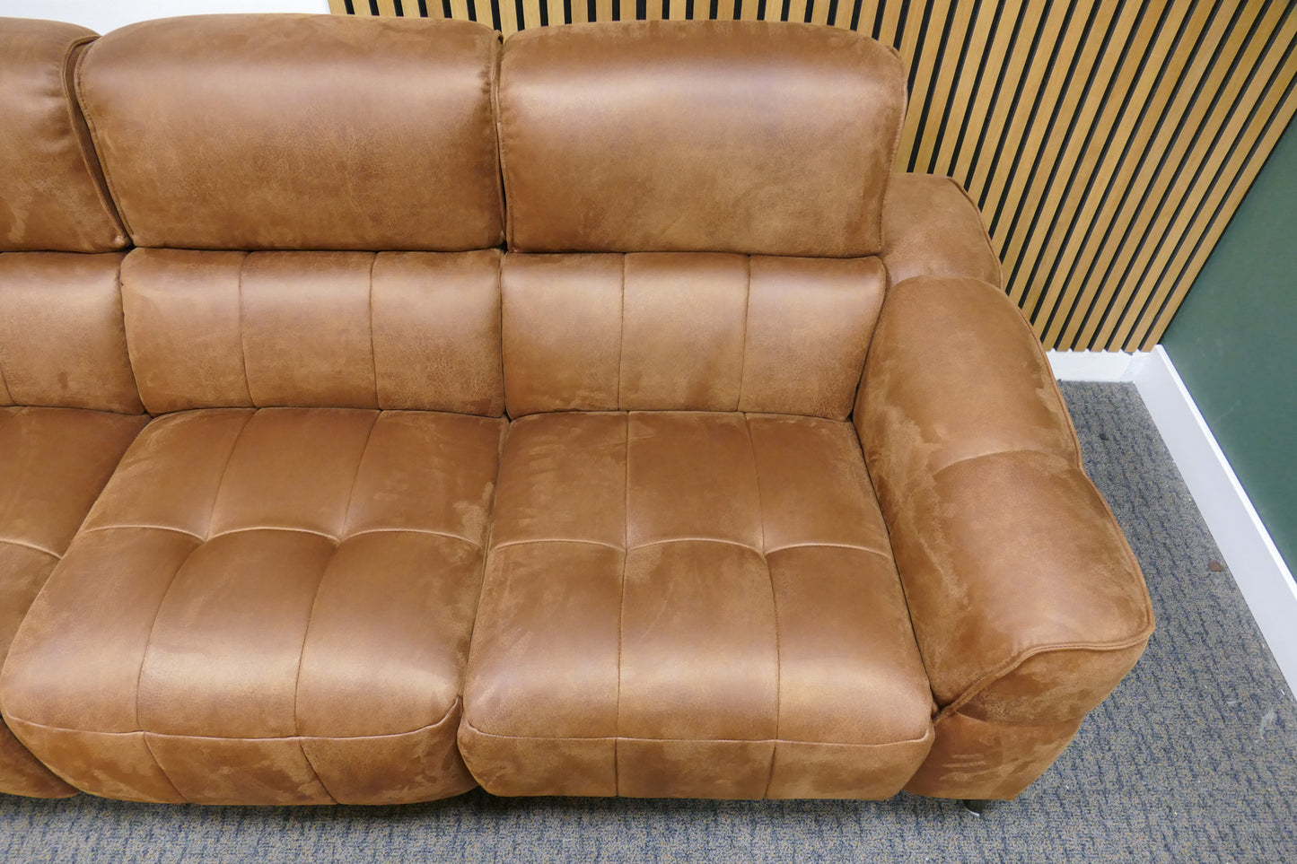 Refurbished 3-Zits Electrisch Mancini Vicenza Microvezel Cognac
