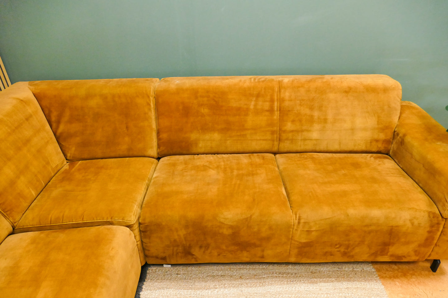 Refurbished lounge hoekbank oker geel