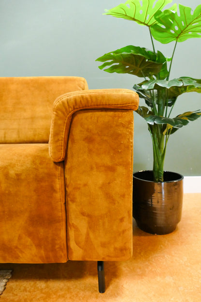 Refurbished lounge hoekbank oker geel