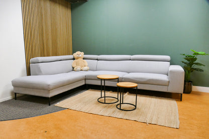 Refurbished Moderne Hoekbank Lichrgrijs Verstelbare Hoofdsteunen