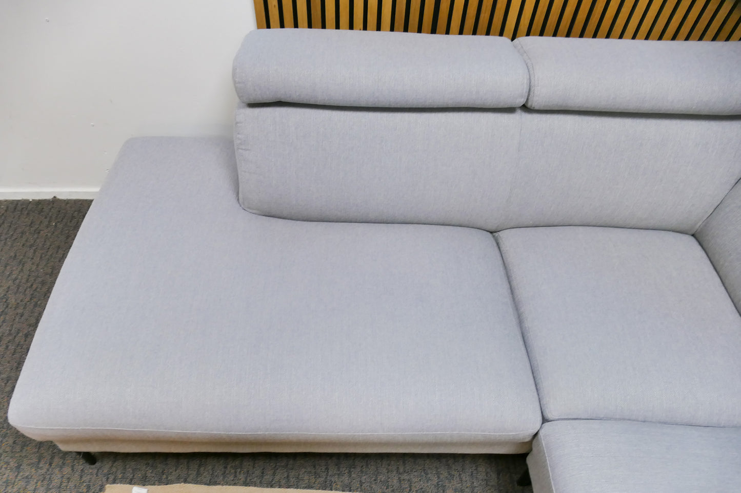 Refurbished Moderne Hoekbank Lichrgrijs Verstelbare Hoofdsteunen