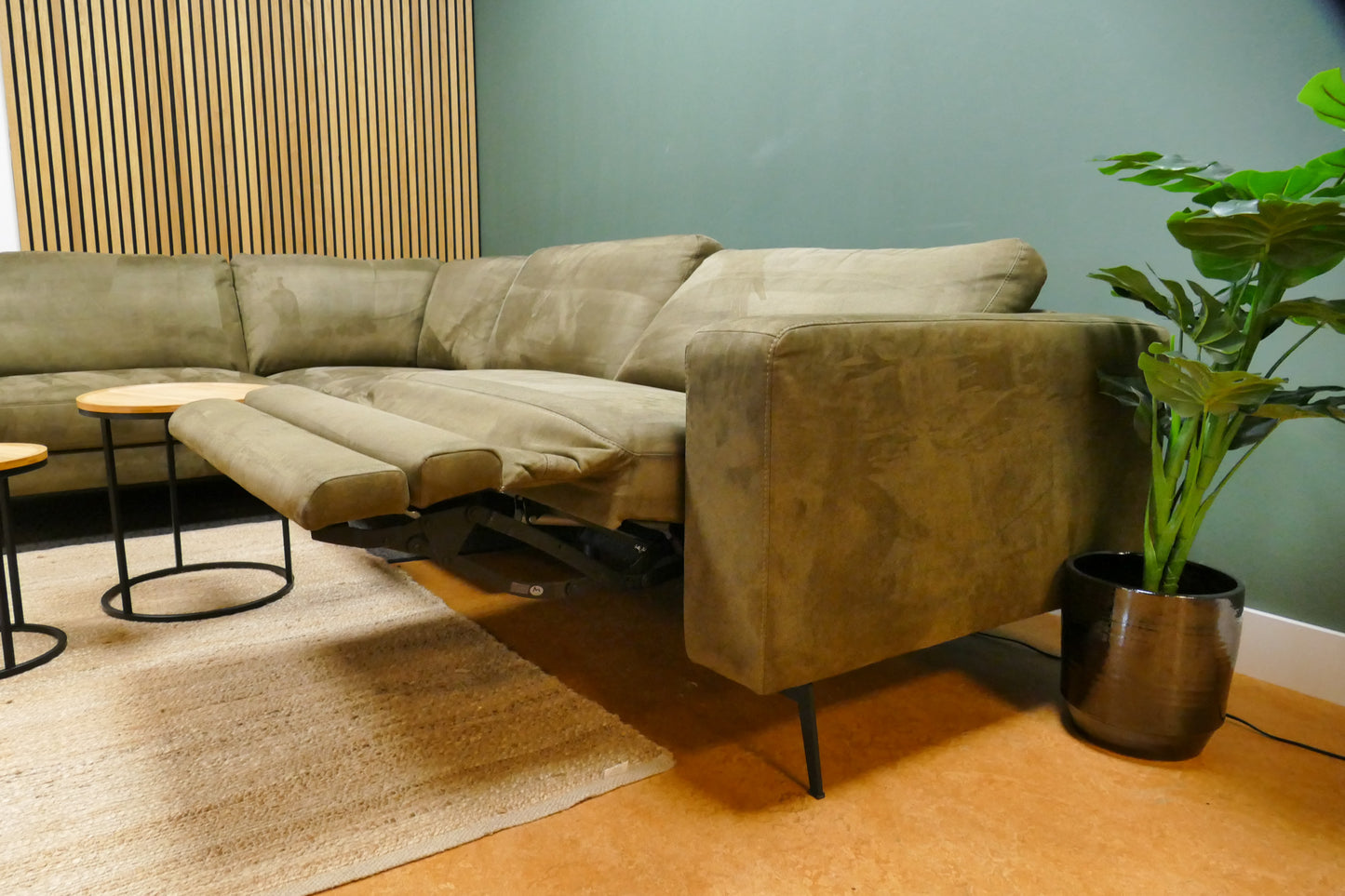 Refurbished Hoekbank Microvezel Groen Elektrisch Verstelbaar