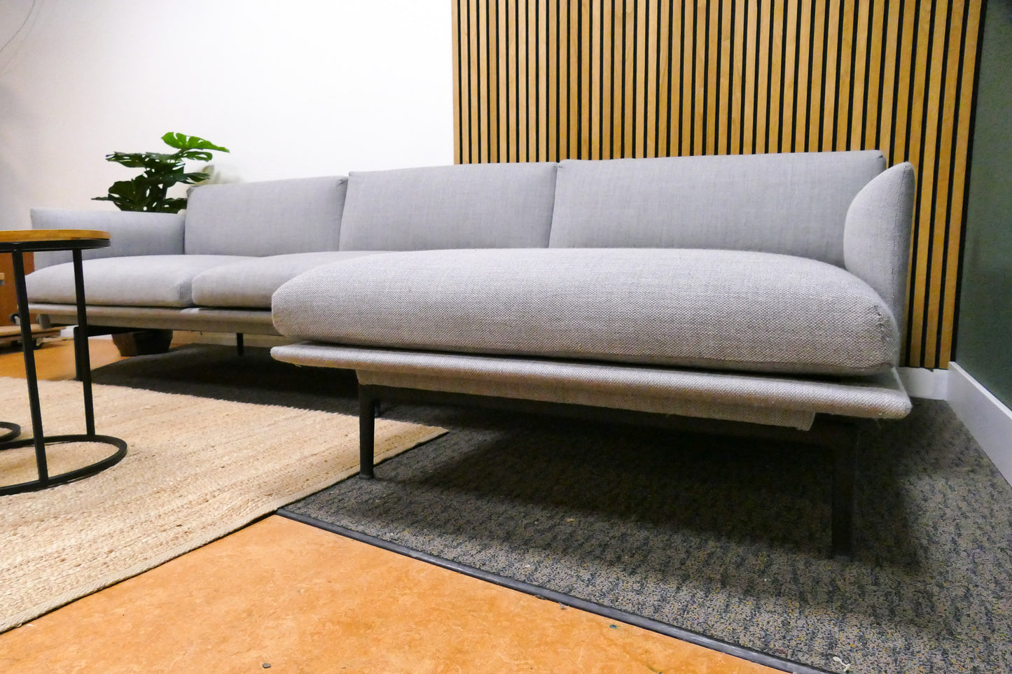 Refurbished Muuto Outline Bank Met Chaise Longue