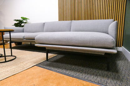 Refurbished Muuto Outline Bank Met Chaise Longue